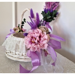 Koszyk wielkanocny na święconkę udekorowany kwiatami Lawendowy Koszyczek